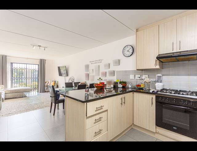 2 BEDROOM APARTMENT SOLD IN BURGUNDY ESTATE
